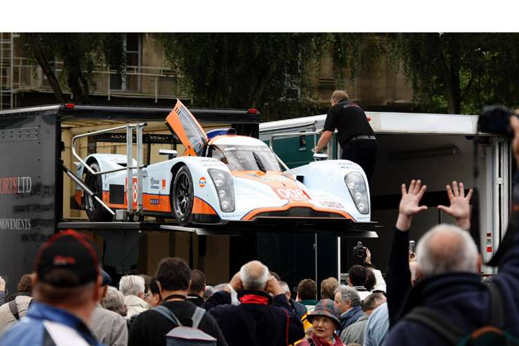 Laut Mücke ohne Siegchance: Aston Martin (hier 008)