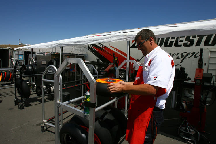 Bridgestone: Harte Reifen für den Sachsenring