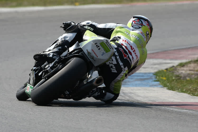 Carlos Checa kommt mit den neuen Teilen besser zurecht