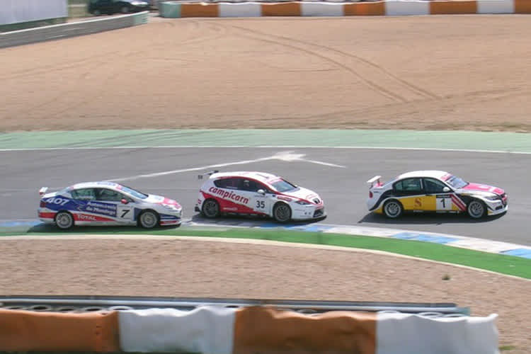 César Campaniço vor Patrick Cunha und João Figueiredo