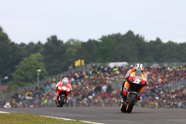 Pedrosa (3): Stoner (hinten) drei Mal besiegt