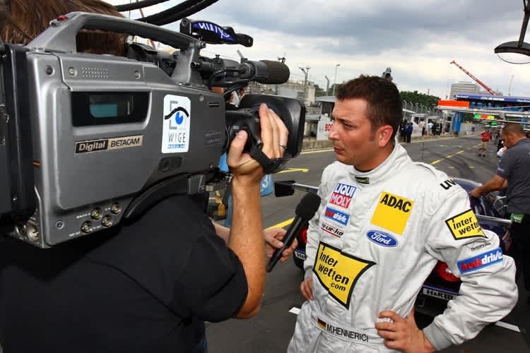 Marc Hennerici beim TV Interview.