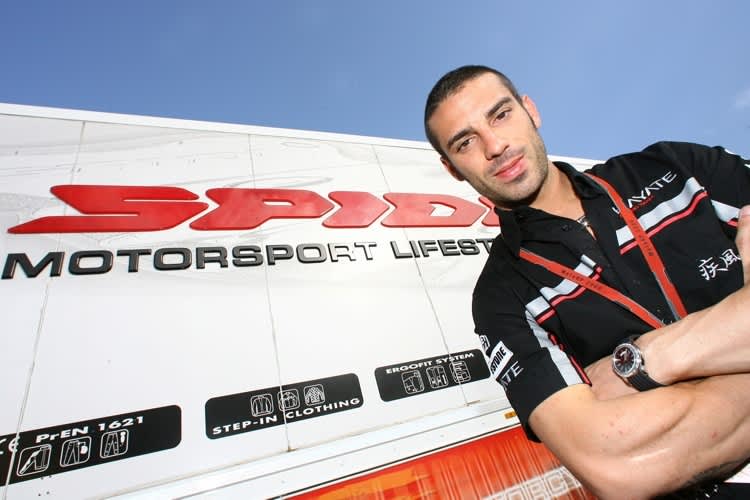 Marco Melandri wagt sich auf vier Räder