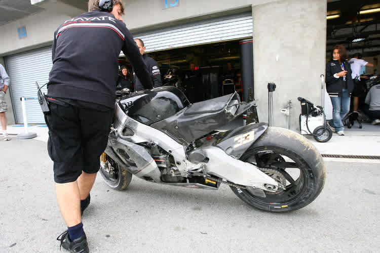 Melandris Kawasaki nach dem Crash im Warm-up