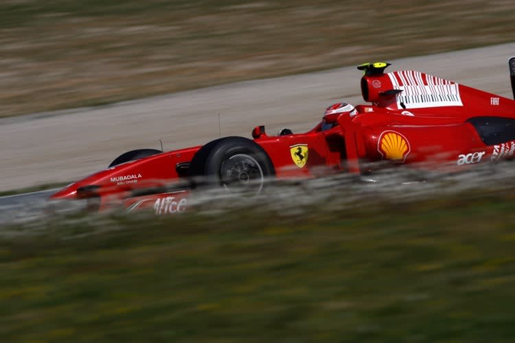 Kimi Raikkonen hatte am zweiten Tag in Barcelona die Nase vorn