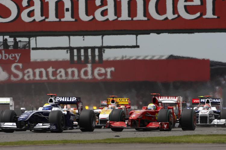 Rosberg in Silverstone im Duell mit Massa