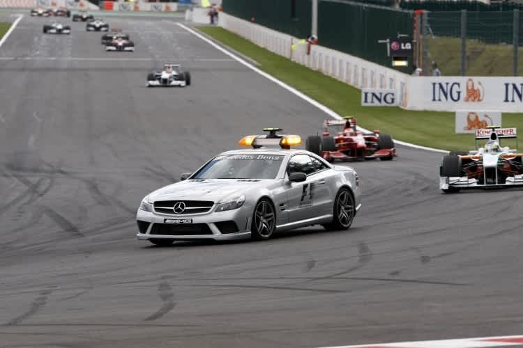 Fisichella während der Safety-Car-Phase vor Räikkönen