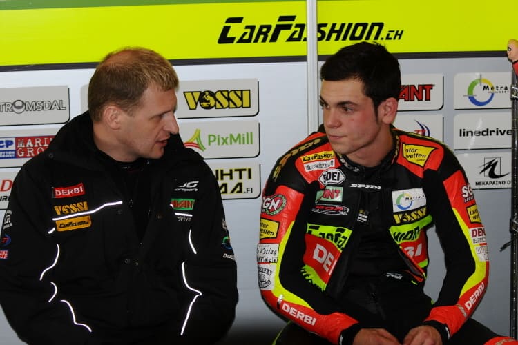 Teamchef Aki Ajo mit Sandro Cortese.