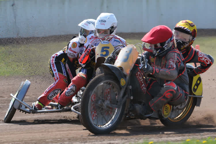 Kurz vor dem Crash: Matthijssen (aussen) gegen Schramm