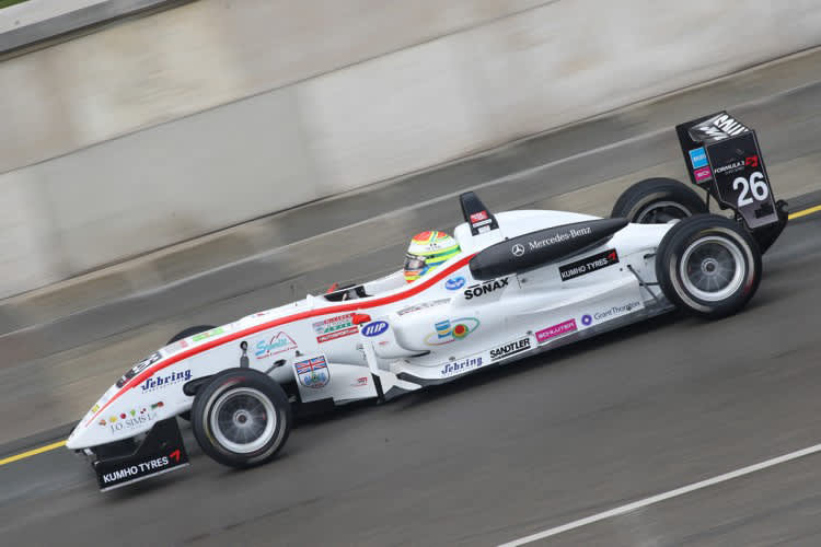 Pole für Alexander Sims