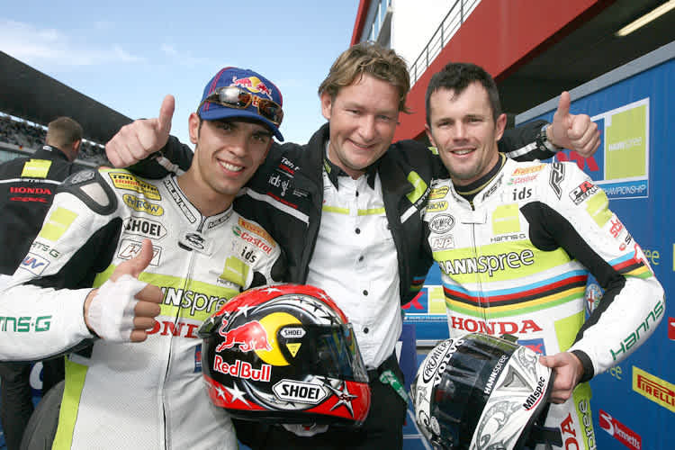 Ab Valencia verspricht Ronald Ten Kate (mitte) mehr Power