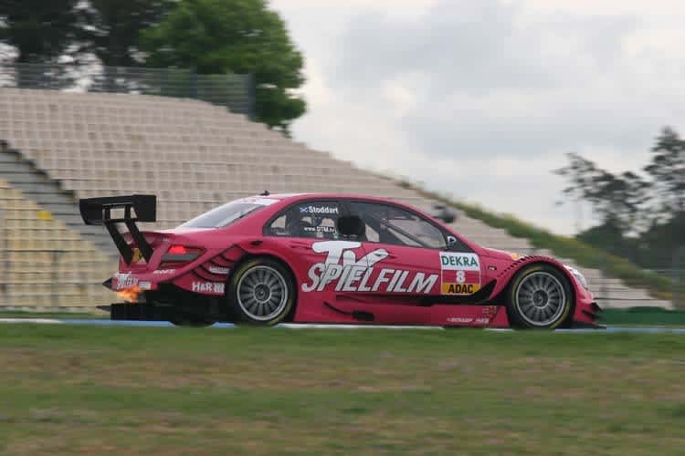 Susie Stoddart fährt in Sauerstock-Rosa