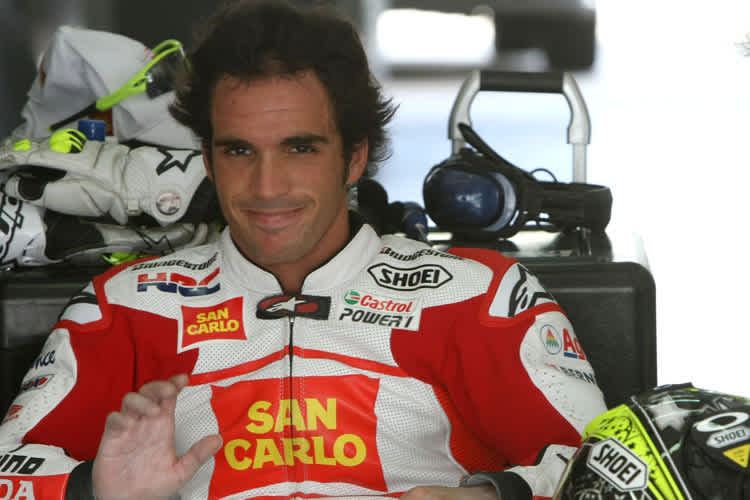 Toni Elias ist nach den Sepang-Tests guter Laune