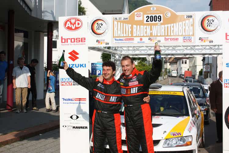 Noller/Walz freuen sich über den Heimsieg