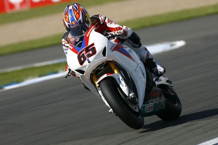 Jonathan Rea setzte sich mit harten Bandagen durch 