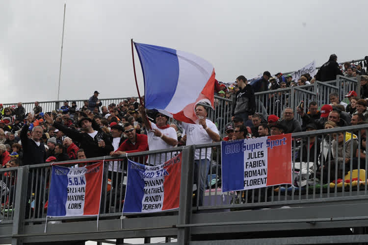 Peitschen die Fans ihre Landsleute zu Höchstleistungen?