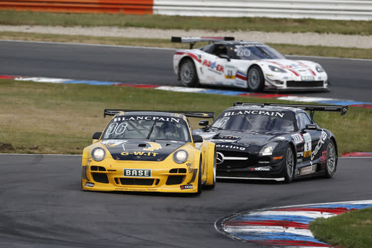 Porsche unter Druck von Mercedes und Corvette