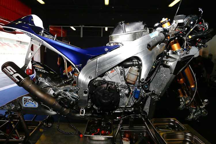 Der Testtag war auch für die Aspar-Mechaniker ein Marathon