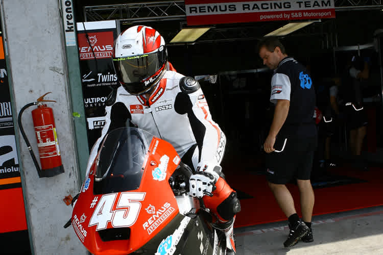 Martin Bauer auf der Suter-BMW