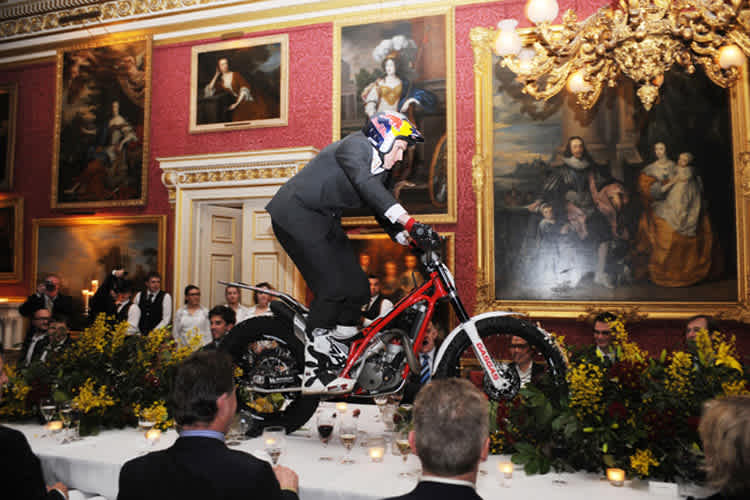 Beim Nachtisch wurden die Gäste überrascht