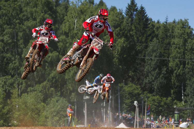 Max Nagl (li.): Er hielt sich gegen Teamkollege Evgeny Bobryshev zurück (777)