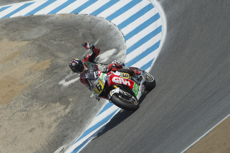 Stefan Bradl jubelt nach der Pole-Runde