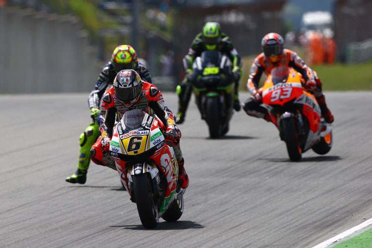 Stefan Bradl (6) vor Rossi, Márquez und Crutchlow