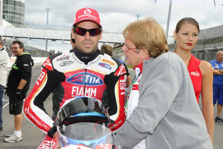 Die Wege von Carlos Checa (li.) und Alstare-Teamchef Francis Batta werden sich Ende 2013 trennen