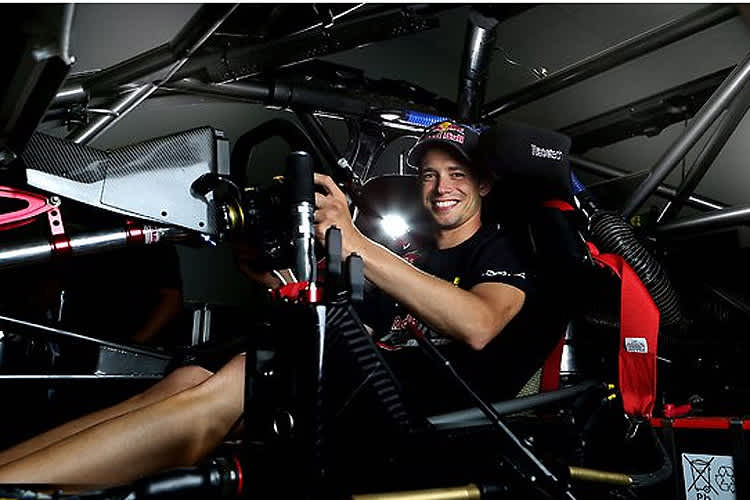 Casey Stoner: Test im V8 Supercar