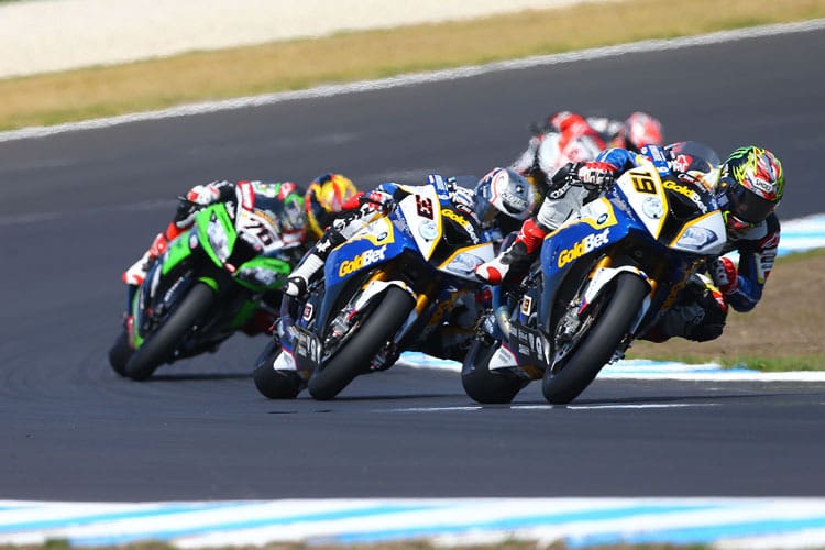 Chaz Davies (19) vor Marco Melandri (33)