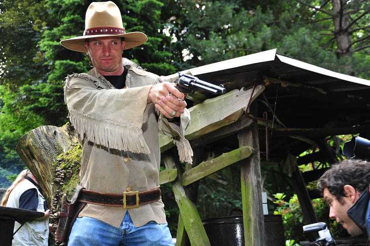 Waffen-Fan Colin Edwards in seinem Element