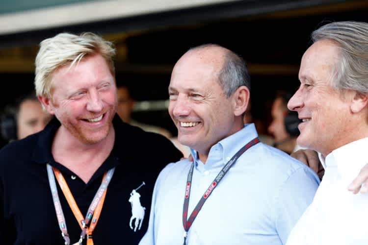 In Abu Dhabi: v. l. Boris Becker, Ron Dennis, Mansour Ojjeh 