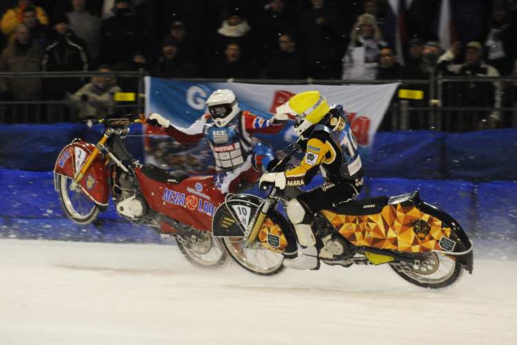 Die Khomitsevich-Brüder fahren gnadenlos