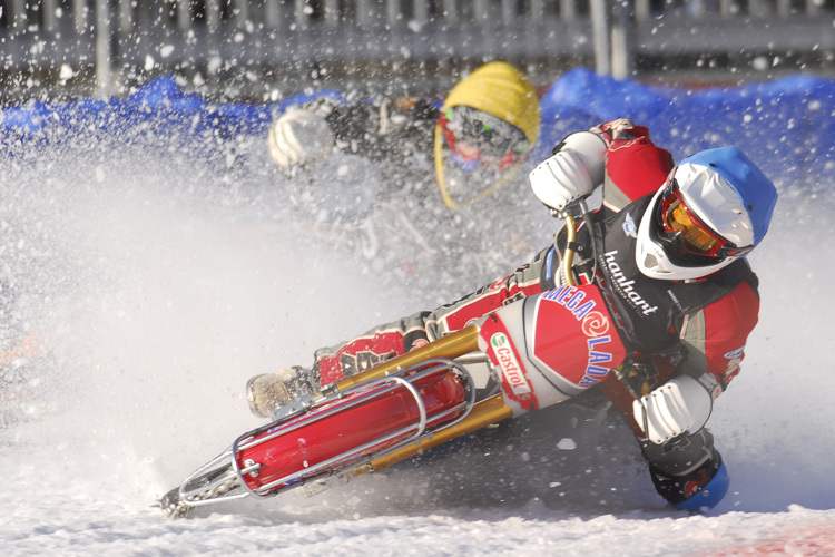 Dmitri Khomitsevich: Mit Mega Lada in Führung