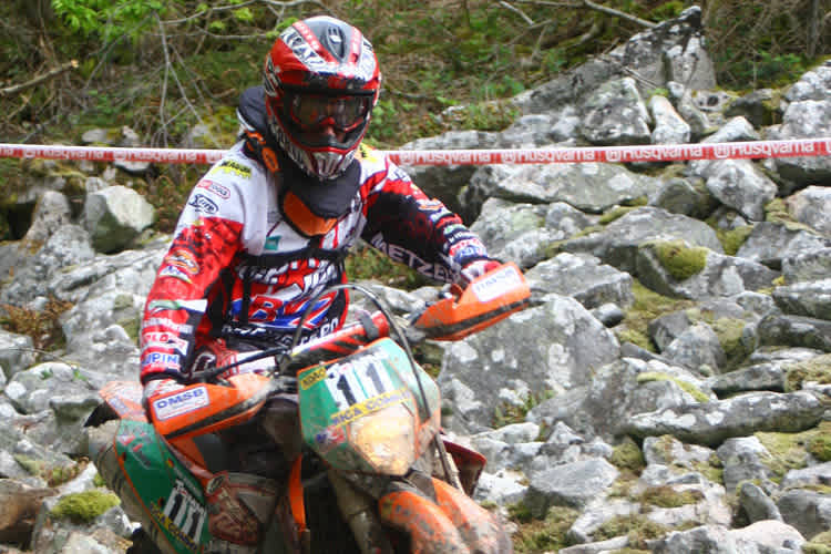 Hübner im kraftraubenden Steinfeld