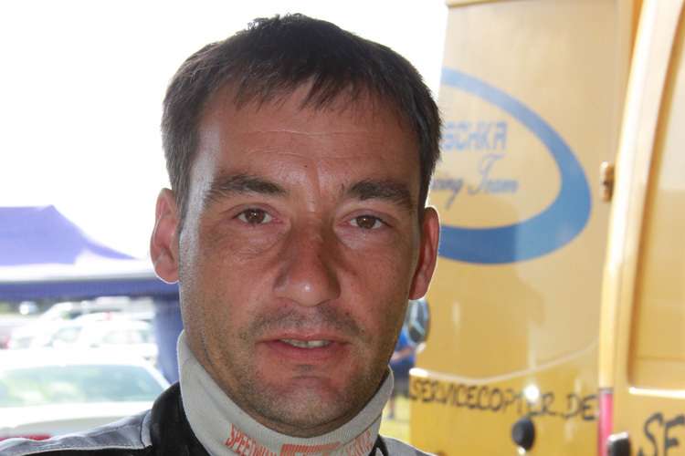 Enrico Janoschka (vorne) blieb in Rastede ungeschlagen