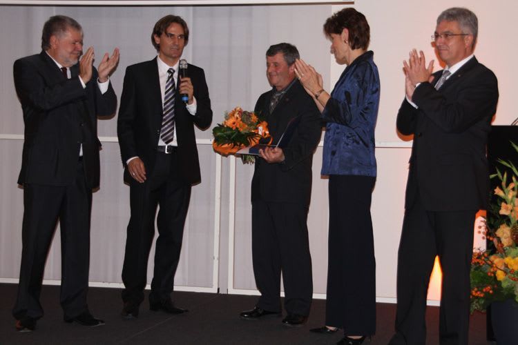 In der Mitte Gerd Riss, links aussen Kurt Beck