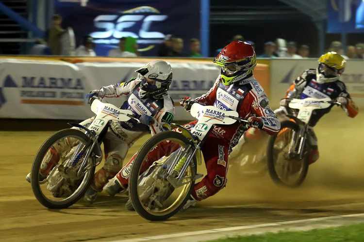 Sieger Krzysztof Kasprzak (li.) bezwang Tomasz Gollob