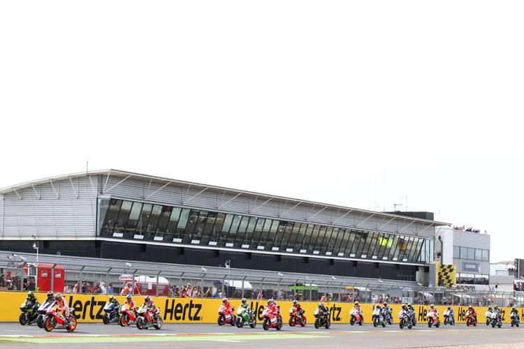 Start zum MotoGP-Rennen in Silverstone