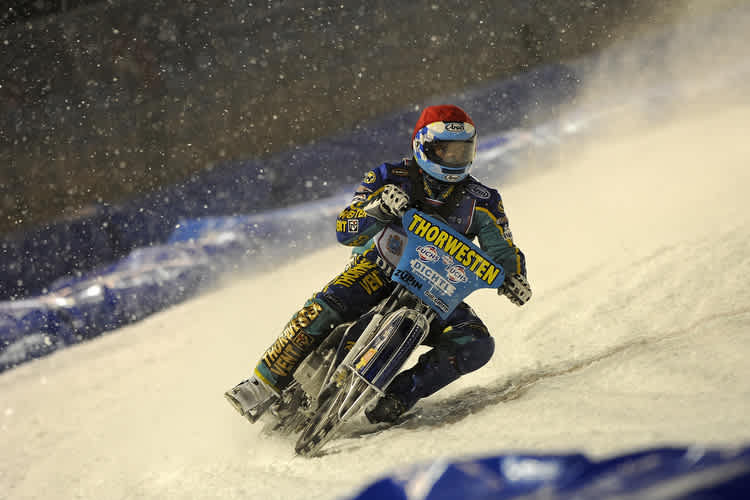 Günther Bauer zurück auf dem Eis