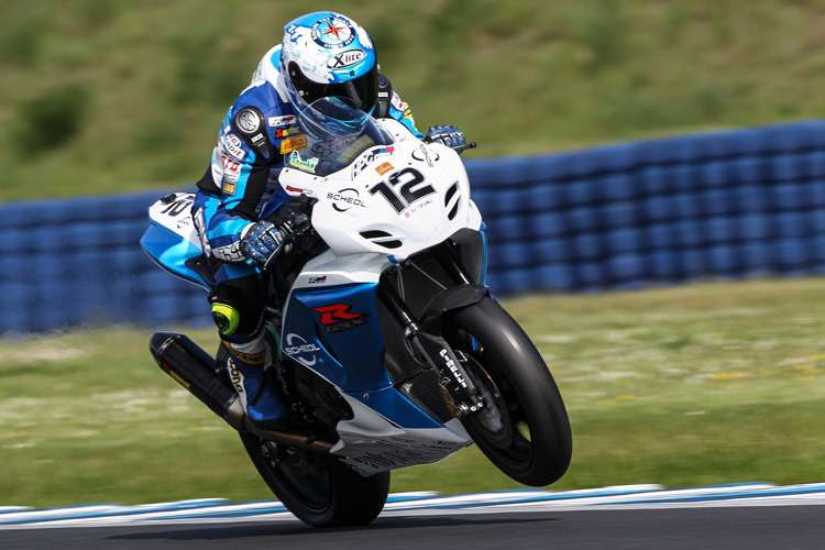 Hommel mit guter Laune in Spanien