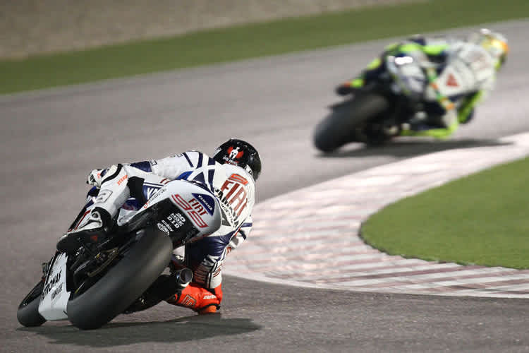 Seinem Teamkollegen Rossi konnt Lorenzo (vorn) nicht folgen