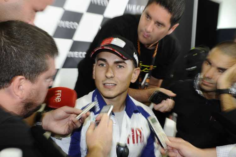 Lorenzo wird auch in Australien von den Journalisten belagert