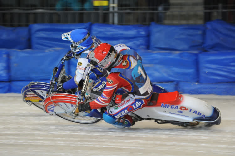 Koltakov (blau) gewann das Finale gegen Ivanov