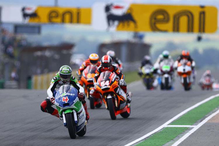 Randy Krummenacher beim Sachsenring-GP vor Mattia Pasini (54)