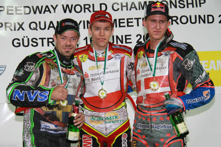 Auch die Top-3 in Güstrow haben unterschrieben