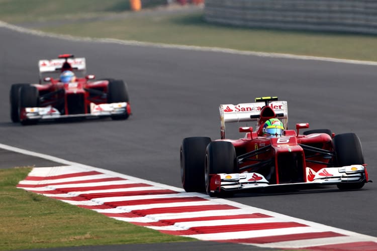 Massa (li) und Alonso behalten für 2012 die Dienstkleidung