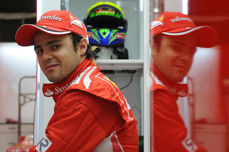 Felipe Massa mit einem geplatzten Hinterreifen in Silverstone
