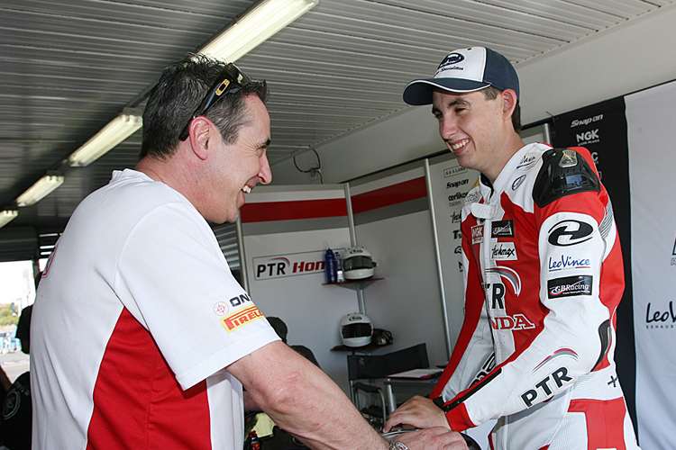 Matt Davies (re.) will viel von seinem Teamchef lernen