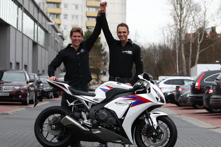 Muggeridge (l.) und Tode machen gemeinsame Sache